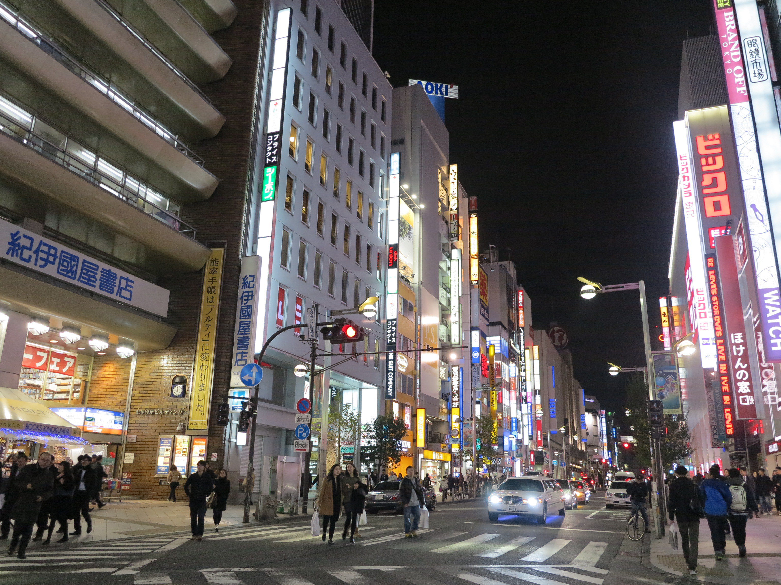 新宿脉搏，都市繁华与时尚前沿的引领者动态更新